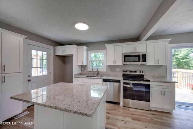 1010 Palatka Rd, Louisville, KY 40214