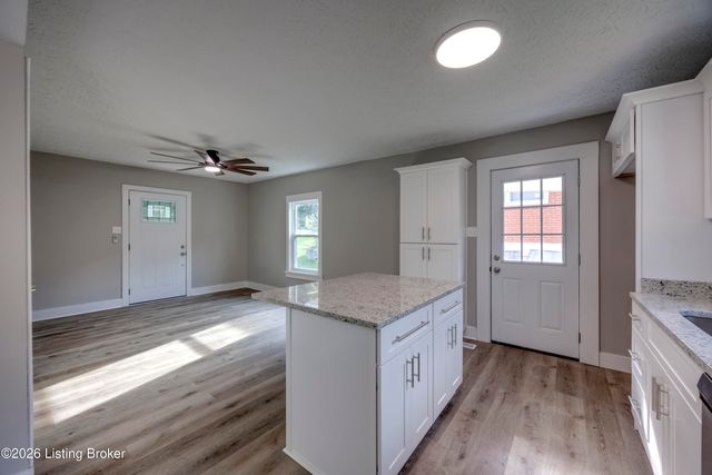 1010 Palatka Rd, Louisville, KY 40214