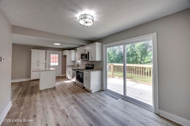 1010 Palatka Rd, Louisville, KY 40214