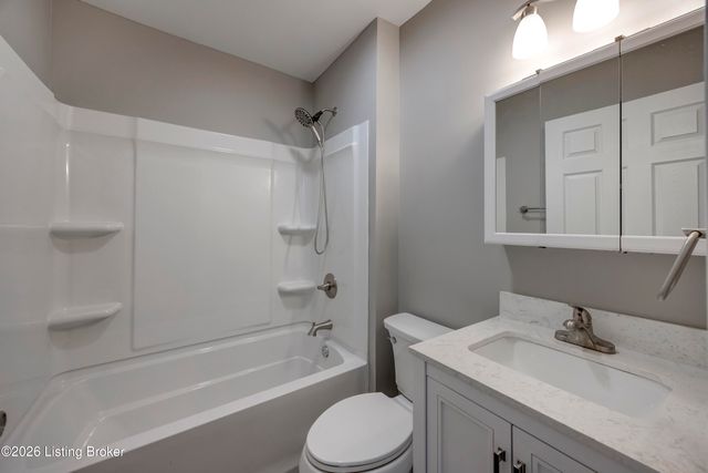 1010 Palatka Rd, Louisville, KY 40214
