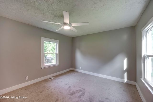 1010 Palatka Rd, Louisville, KY 40214