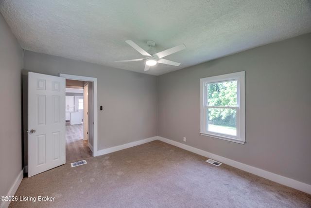 1010 Palatka Rd, Louisville, KY 40214