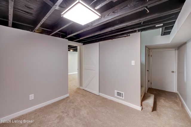 1010 Palatka Rd, Louisville, KY 40214