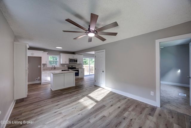 1010 Palatka Rd, Louisville, KY 40214