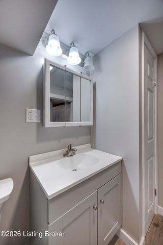 1010 Palatka Rd, Louisville, KY 40214