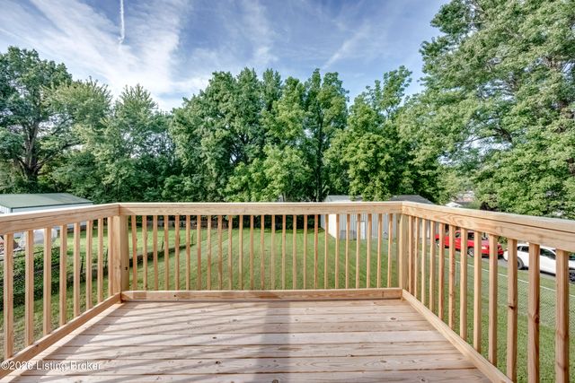 1010 Palatka Rd, Louisville, KY 40214