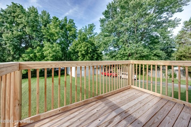 1010 Palatka Rd, Louisville, KY 40214