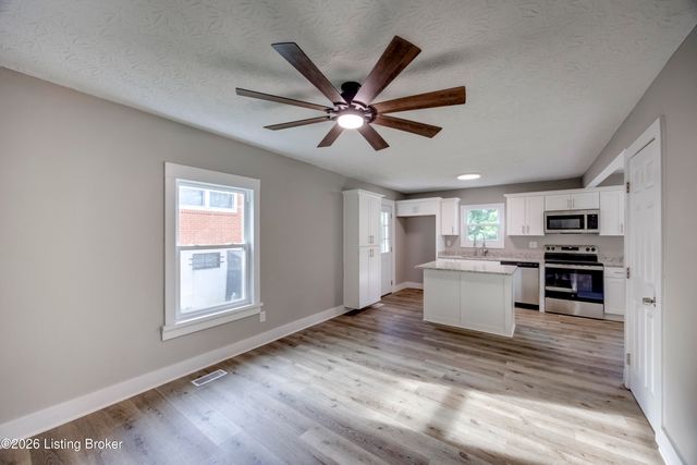 1010 Palatka Rd, Louisville, KY 40214