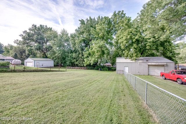 1010 Palatka Rd, Louisville, KY 40214