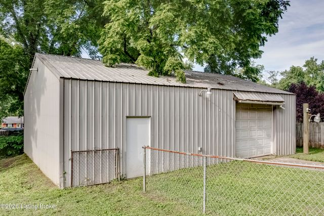 1010 Palatka Rd, Louisville, KY 40214
