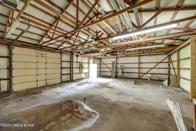 1010 Palatka Rd, Louisville, KY 40214
