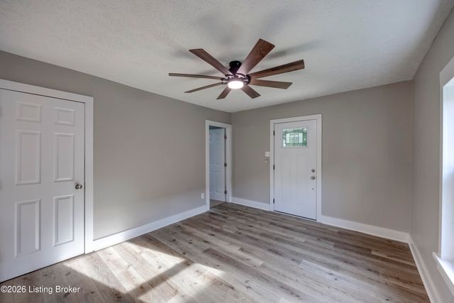 1010 Palatka Rd, Louisville, KY 40214