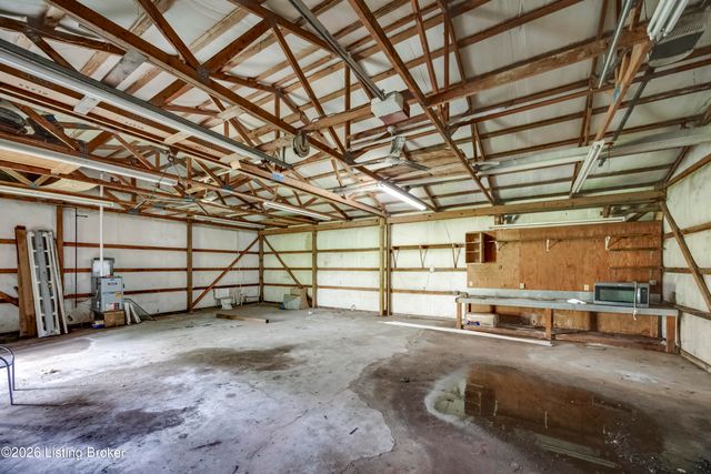 1010 Palatka Rd, Louisville, KY 40214