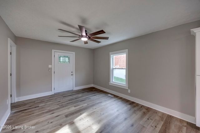 1010 Palatka Rd, Louisville, KY 40214