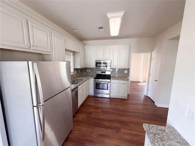12 Columns Way, Newnan, GA 30265
