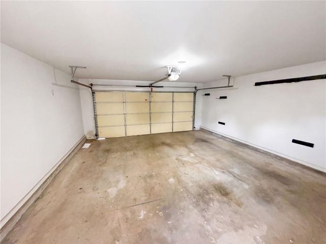 12 Columns Way, Newnan, GA 30265