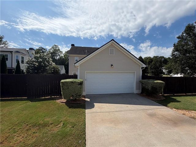 12 Columns Way, Newnan, GA 30265