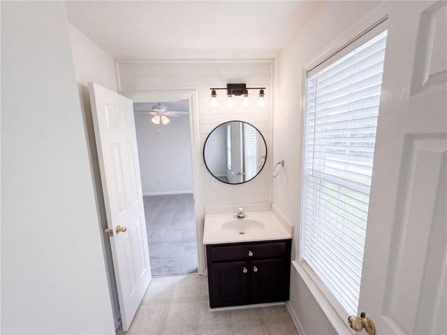12 Columns Way, Newnan, GA 30265