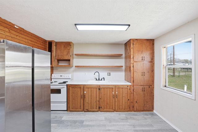 556 Ox-Bow Court, Burleson, TX 76028