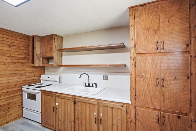 556 Ox-Bow Court, Burleson, TX 76028