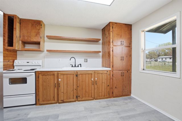 556 Ox-Bow Court, Burleson, TX 76028