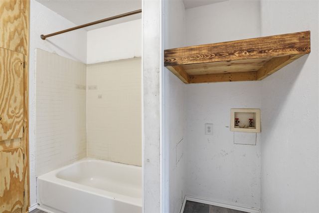 556 Ox-Bow Court, Burleson, TX 76028