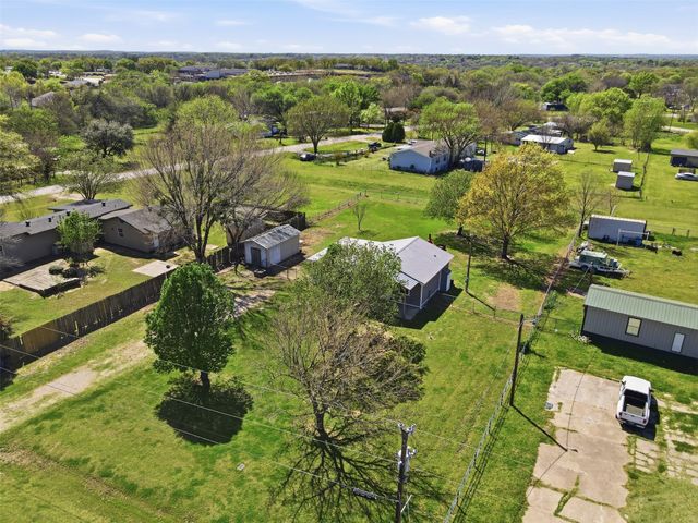 556 Ox-Bow Court, Burleson, TX 76028