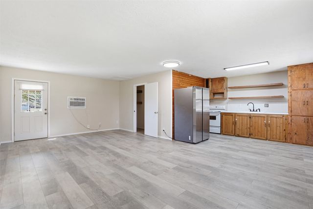 556 Ox-Bow Court, Burleson, TX 76028