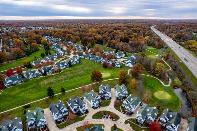 385 Vista Circle, North Olmsted, OH 44070