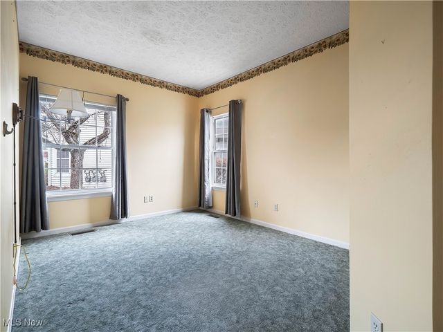 385 Vista Circle, North Olmsted, OH 44070