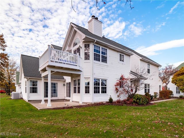 385 Vista Circle, North Olmsted, OH 44070