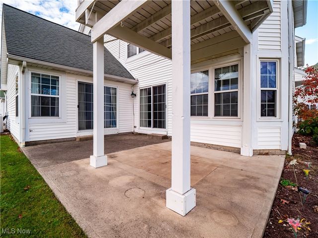 385 Vista Circle, North Olmsted, OH 44070