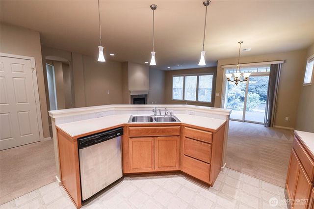 755 SE Heron Drive, College Place, WA 99324