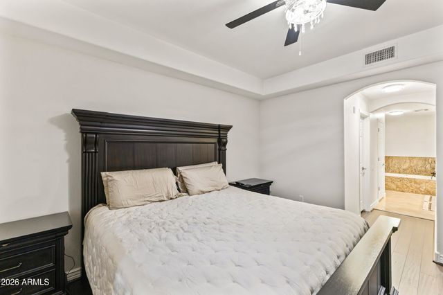 5450 E DEER VALLEY Drive 1002, Phoenix, AZ 85054