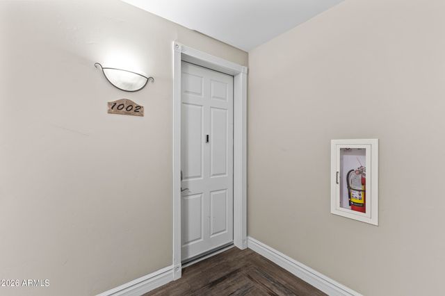 5450 E DEER VALLEY Drive 1002, Phoenix, AZ 85054