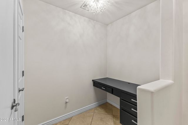 5450 E DEER VALLEY Drive 1002, Phoenix, AZ 85054