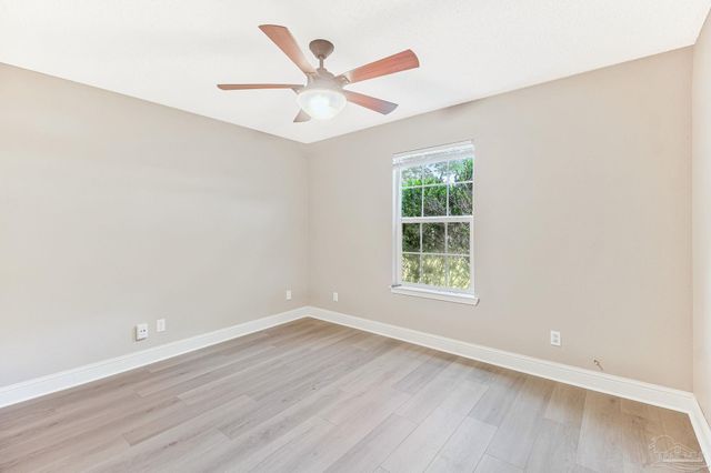 4285 Lindsey Ln, Pace, FL 32571