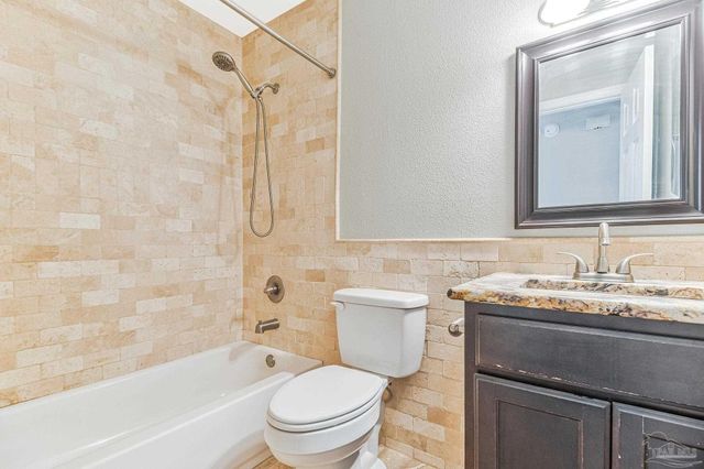 4285 Lindsey Ln, Pace, FL 32571