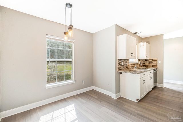 4285 Lindsey Ln, Pace, FL 32571