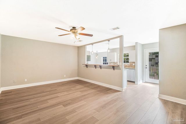 4285 Lindsey Ln, Pace, FL 32571