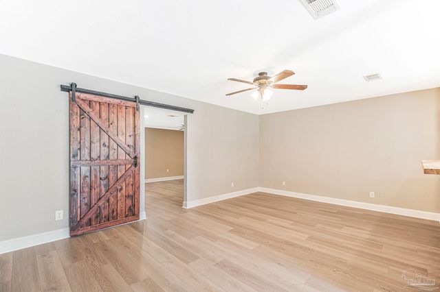 4285 Lindsey Ln, Pace, FL 32571