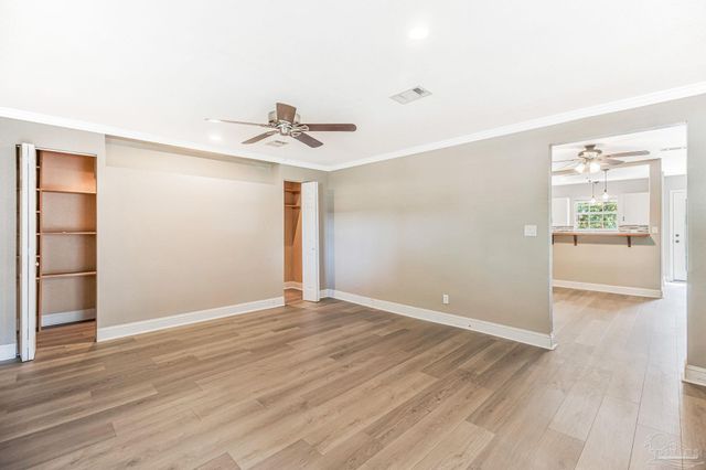 4285 Lindsey Ln, Pace, FL 32571