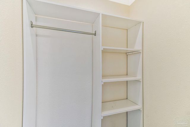 4285 Lindsey Ln, Pace, FL 32571