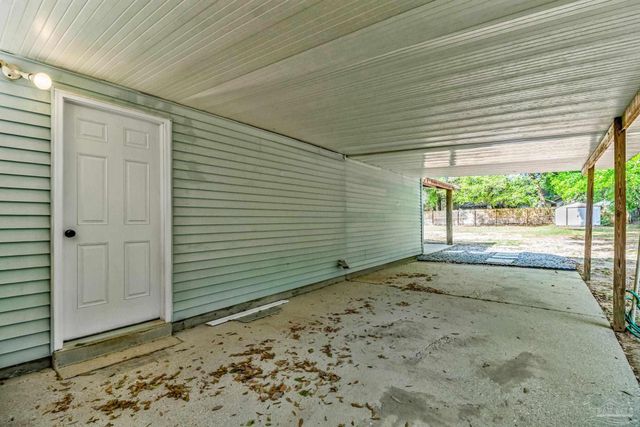 4285 Lindsey Ln, Pace, FL 32571