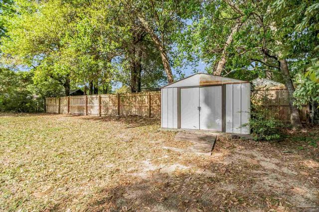 4285 Lindsey Ln, Pace, FL 32571