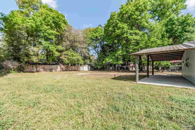 4285 Lindsey Ln, Pace, FL 32571