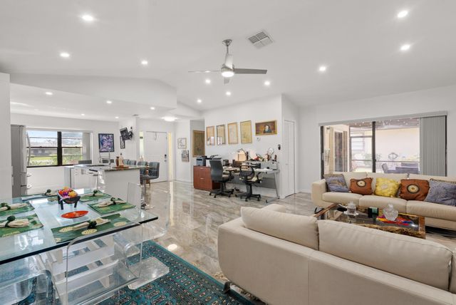 23351 Bar Lake Drive 33, Boca Raton, FL 33433