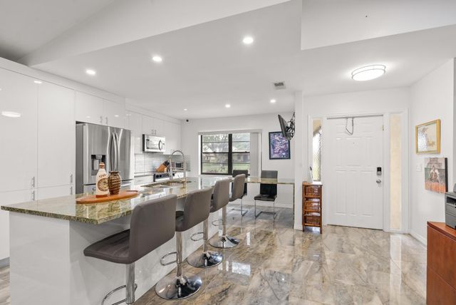 23351 Bar Lake Drive 33, Boca Raton, FL 33433