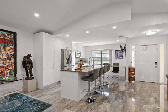 23351 Bar Lake Drive 33, Boca Raton, FL 33433