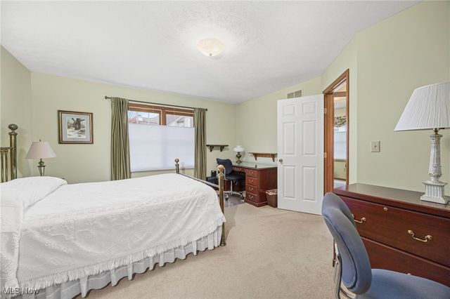 668 Sally Circle 45, Wadsworth, OH 44281